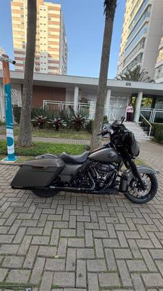 HARLEY-DAVIDSON STREET GLIDE SPECIAL 